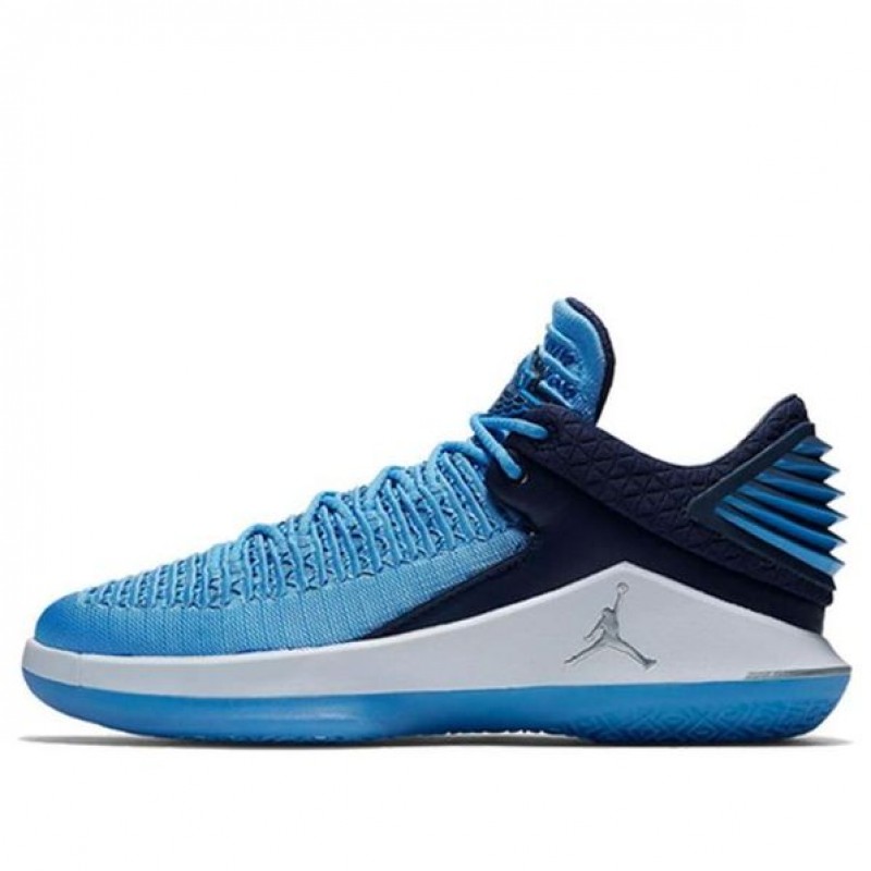 Air Jordan XXXII Low BG Win Like 82 AA1257-401