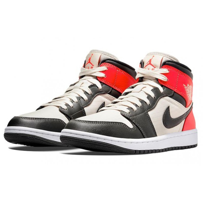 Nike Womens Air Jordan 1 Mid Newsprint DQ6078-100