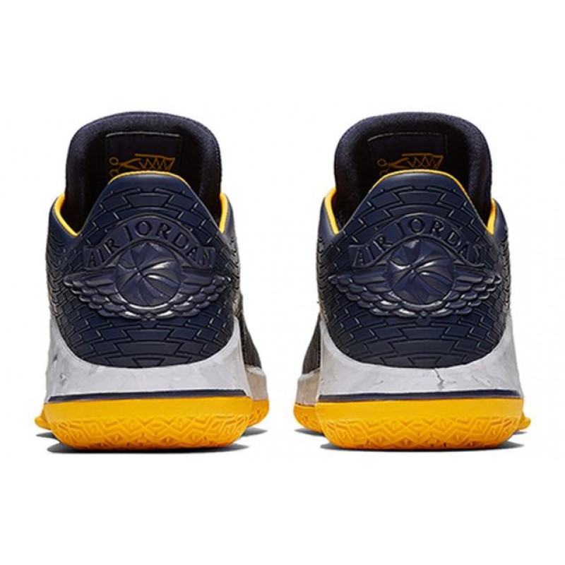 Air Jordan XXXII Low PF Michigan Wolverines AH3347-405